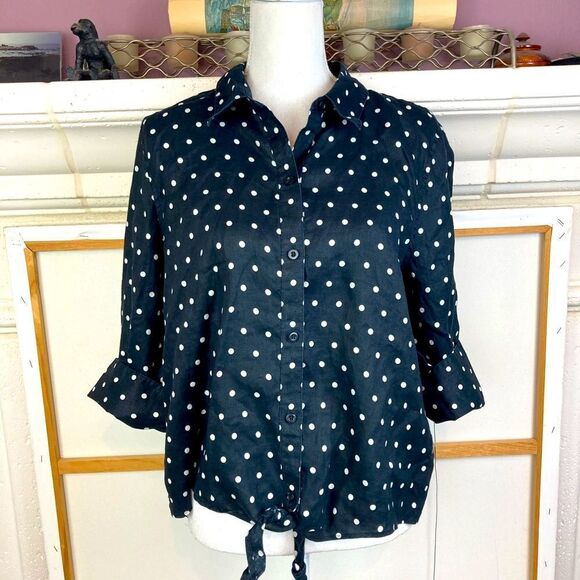 Chicos No Iron Linen Polka Dot Button-Up Shirt hi lo ties at waist (2) - Picture 2 of 12